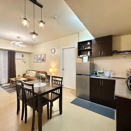 2-Bedroom Condo Unit With Balcony At Centrio Tower Beside Ayala Centrio Mall Downtown Cdo Cagayan de Oro Buitenkant foto