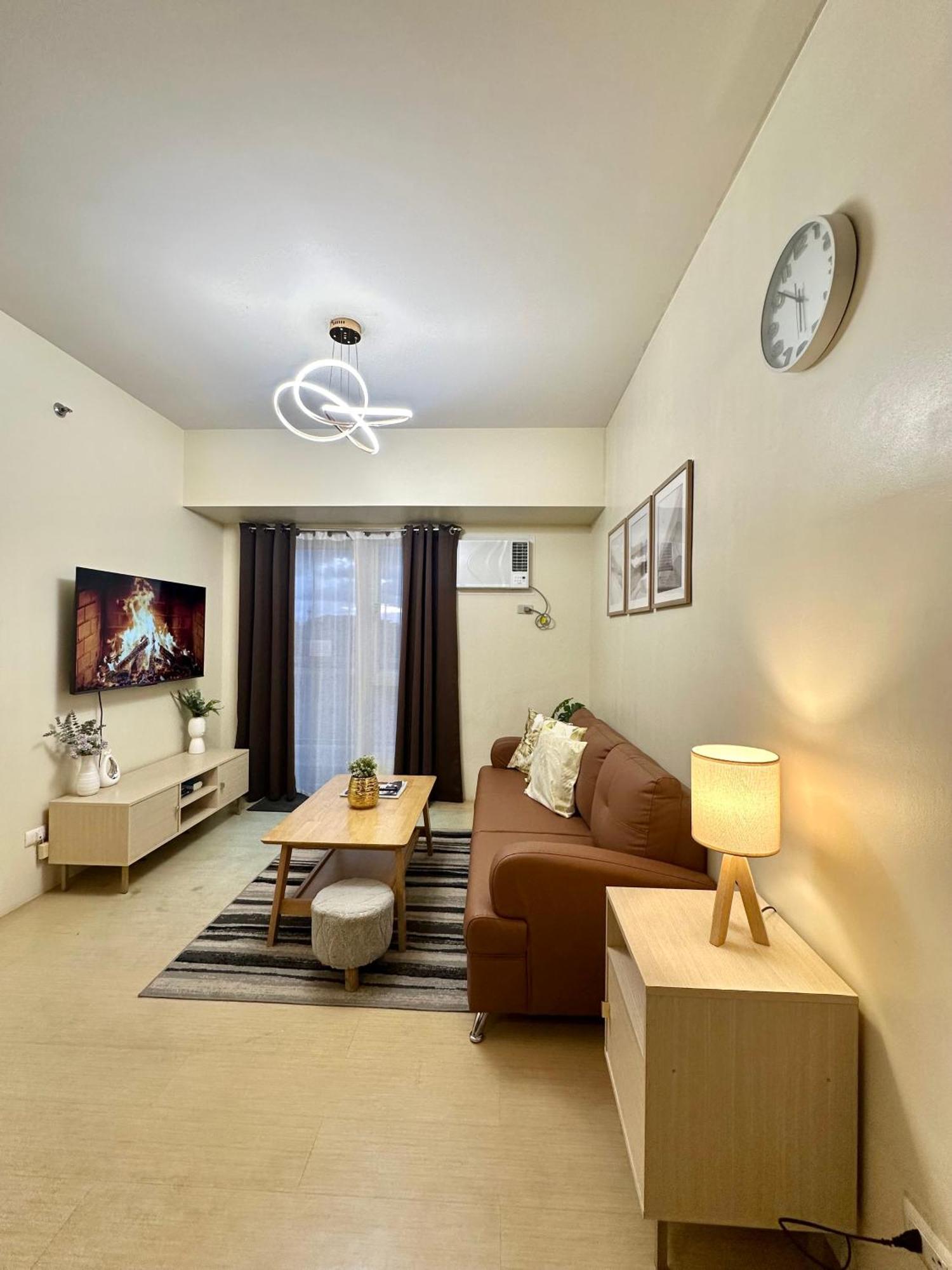 2-Bedroom Condo Unit With Balcony At Centrio Tower Beside Ayala Centrio Mall Downtown Cdo Cagayan de Oro Buitenkant foto