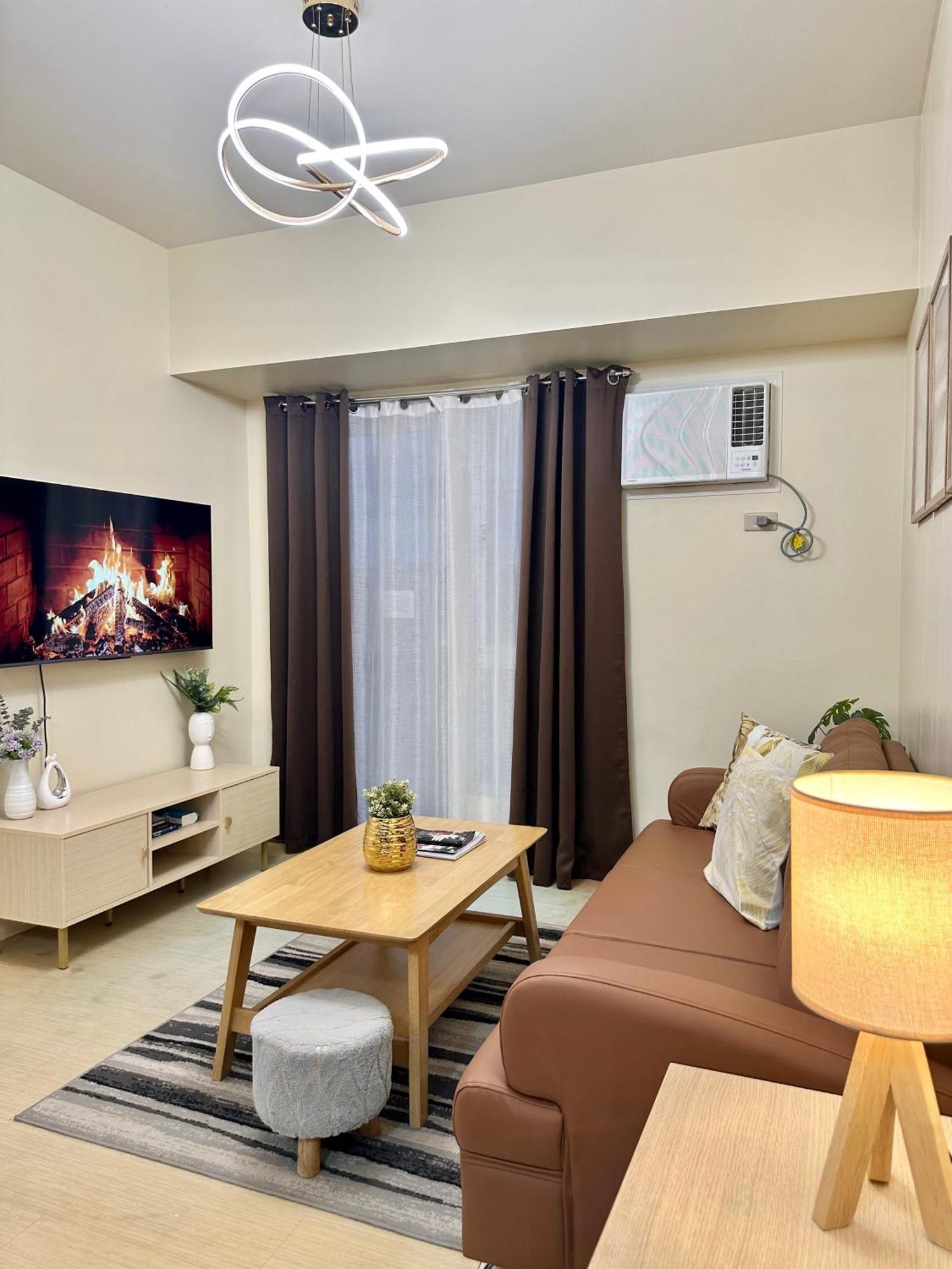 2-Bedroom Condo Unit With Balcony At Centrio Tower Beside Ayala Centrio Mall Downtown Cdo Cagayan de Oro Buitenkant foto