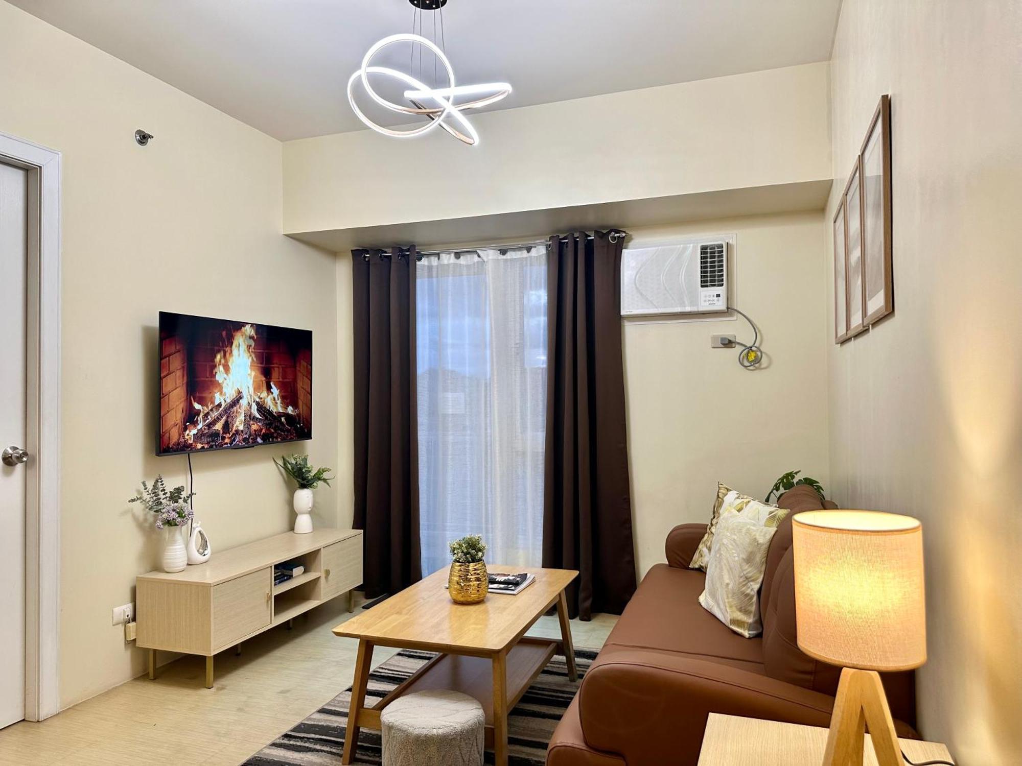 2-Bedroom Condo Unit With Balcony At Centrio Tower Beside Ayala Centrio Mall Downtown Cdo Cagayan de Oro Buitenkant foto
