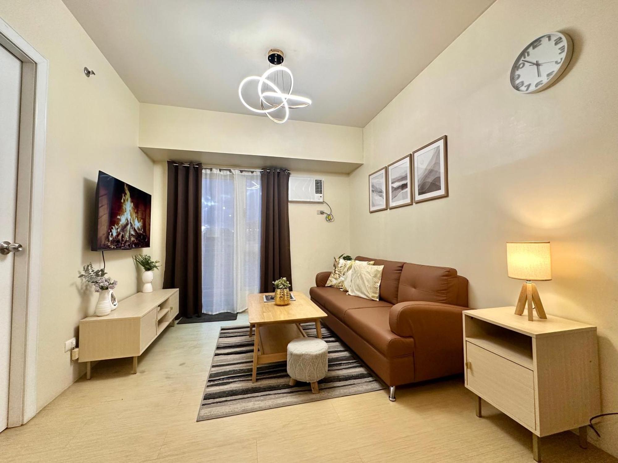 2-Bedroom Condo Unit With Balcony At Centrio Tower Beside Ayala Centrio Mall Downtown Cdo Cagayan de Oro Buitenkant foto