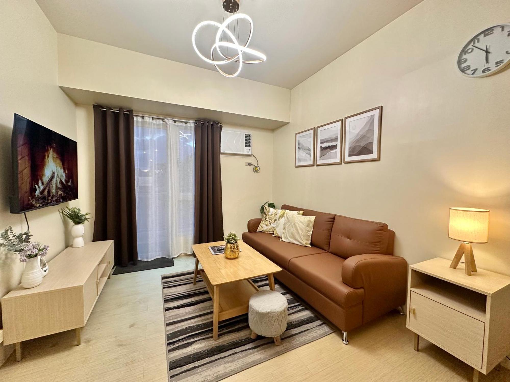 2-Bedroom Condo Unit With Balcony At Centrio Tower Beside Ayala Centrio Mall Downtown Cdo Cagayan de Oro Buitenkant foto