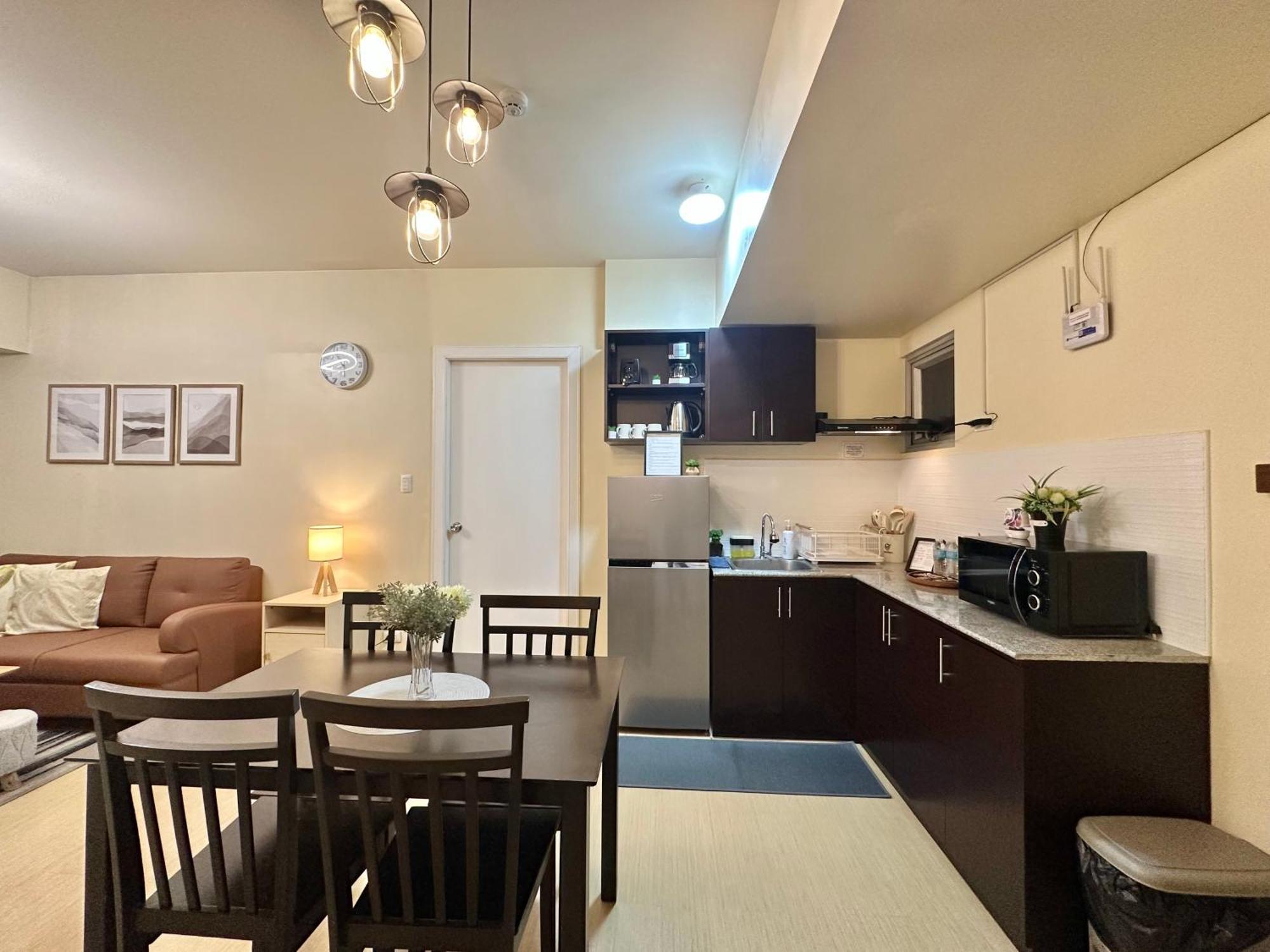 2-Bedroom Condo Unit With Balcony At Centrio Tower Beside Ayala Centrio Mall Downtown Cdo Cagayan de Oro Buitenkant foto