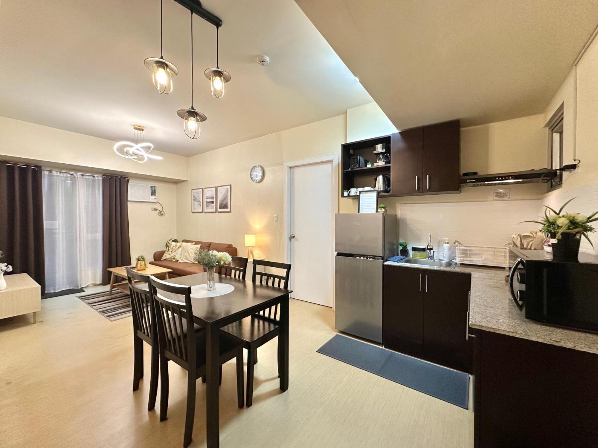 2-Bedroom Condo Unit With Balcony At Centrio Tower Beside Ayala Centrio Mall Downtown Cdo Cagayan de Oro Buitenkant foto